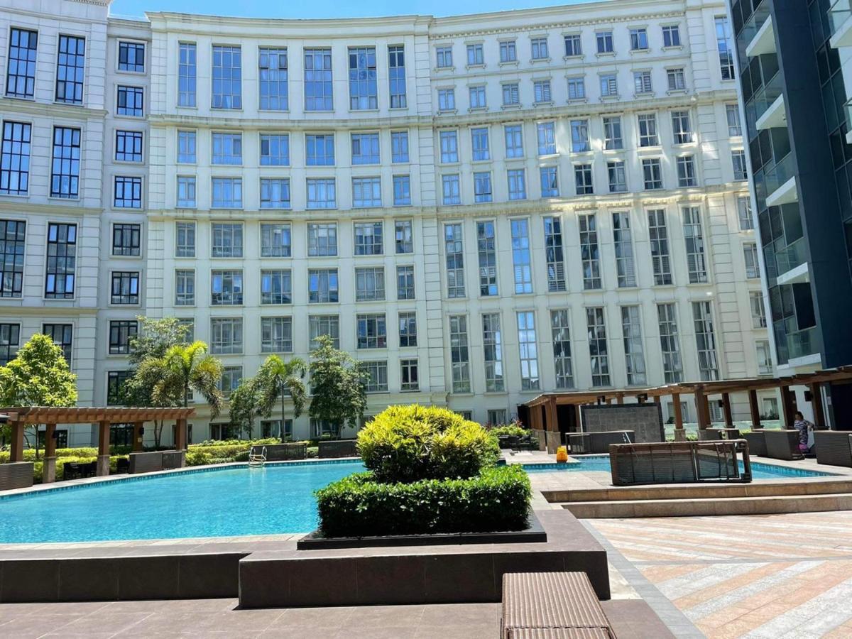 Studio Condo Building 81 Newport Boulevard Manila Exterior foto