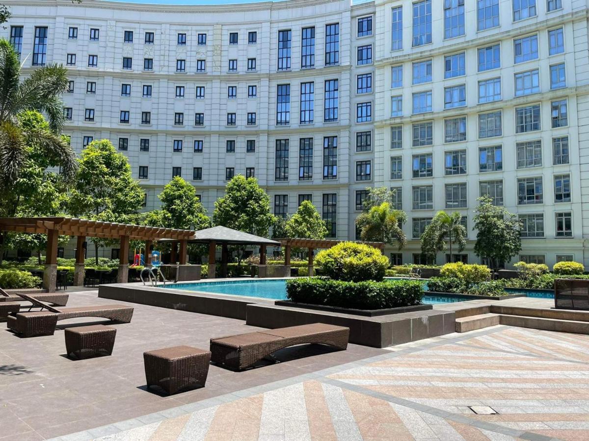 Studio Condo Building 81 Newport Boulevard Manila Exterior foto